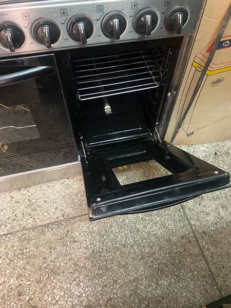 its a cooking range very slightly used 4