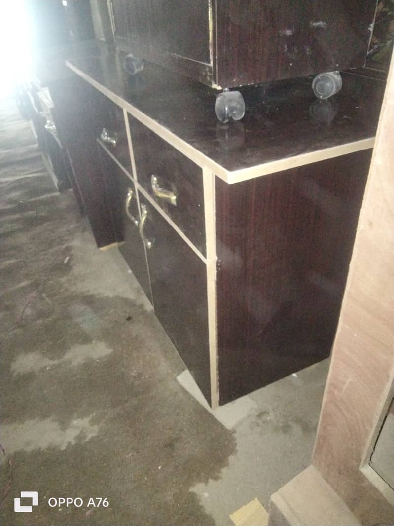 Istri table for sale 3