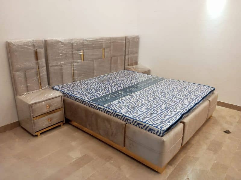 king size bed with 2 side tables  03002280913 3