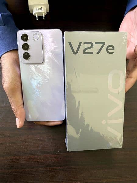 Vivo v27e (8+256) Purple Color 3