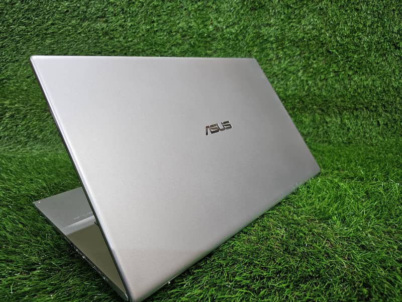 Asus Vivobook 17”  Laptop i5 10th Gen 12GB 512GB SSD 1