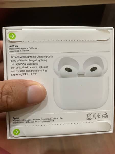 AirPods lighting charging case new box pack one year warranty 2