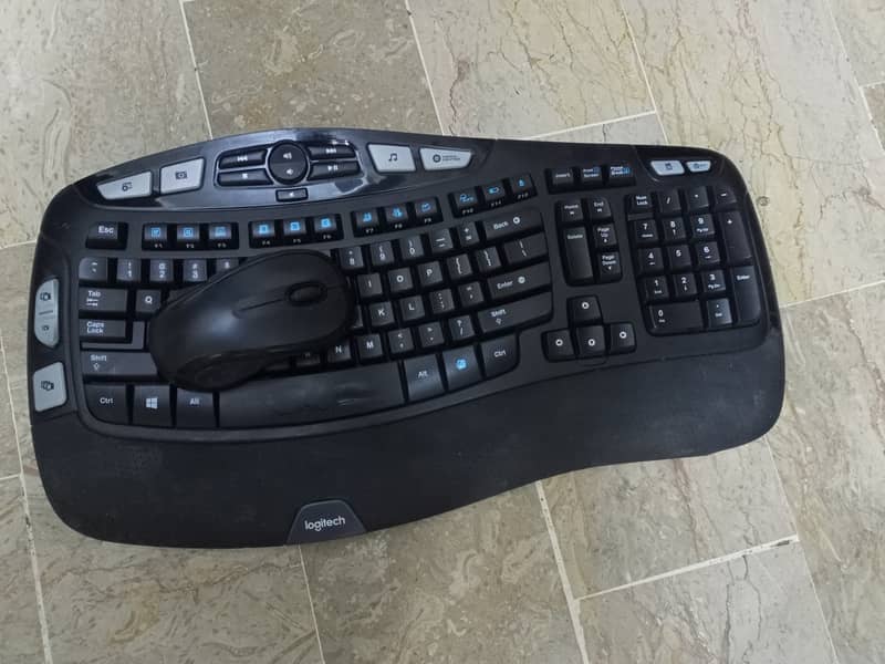 Logitech Wireless keyboard Mouse Combo 13