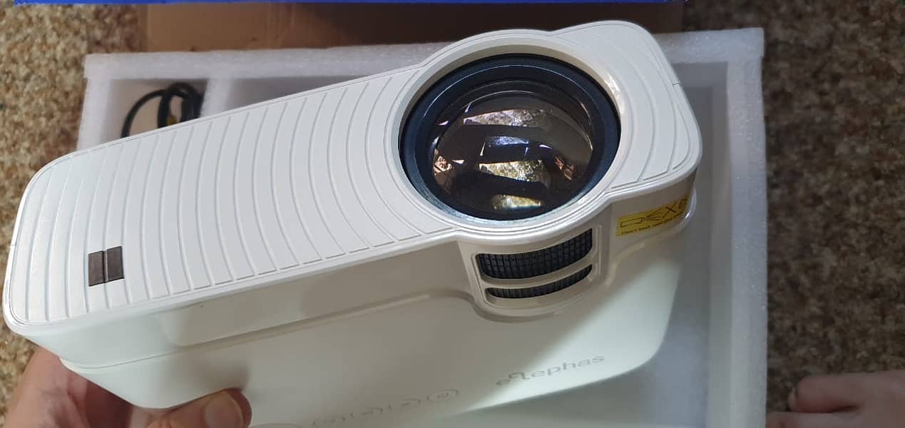 projectors for sale Brand new call on 03198614614 9