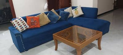 L shape sofa with table