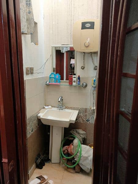 4-Marla Beautiful Semi Commercial Ghar for Sell 6
