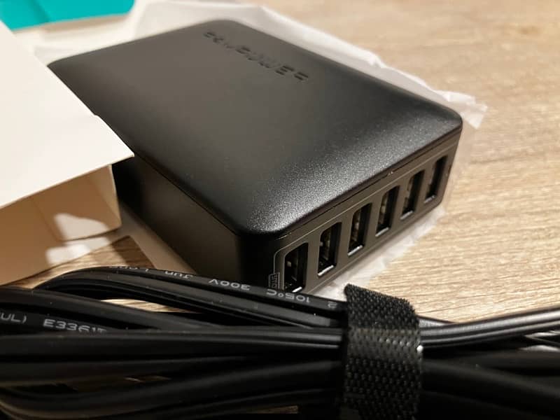 RavPower 60W 6-Port USB wall charger 3