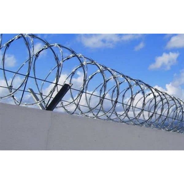 security wire chain link fence razor wire barbed wire mesh Jali 1