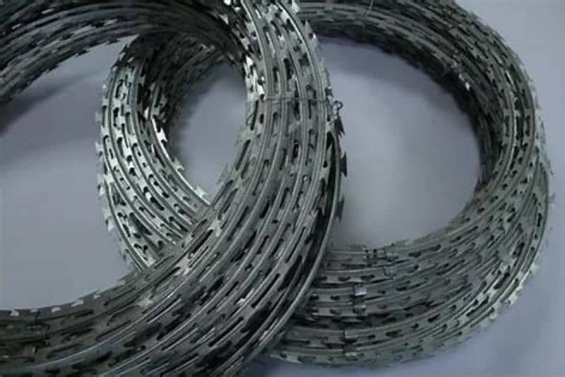 security wire chain link fence razor wire barbed wire mesh Jali 4