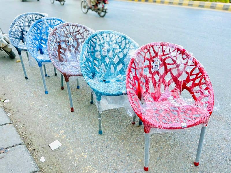 Plastic Chairs Pure 1