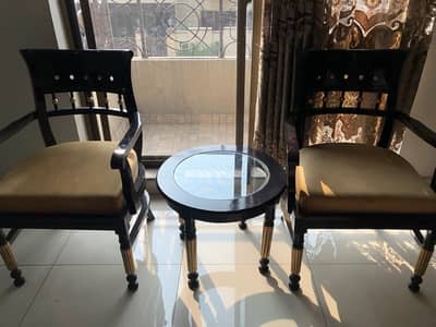 coffee table with 2 chairs