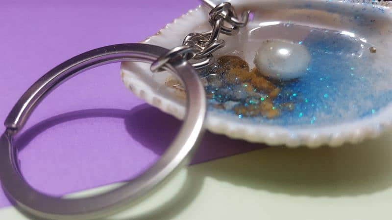 resin art keychain 3