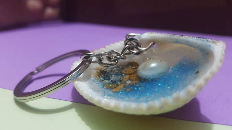 resin art keychain 4