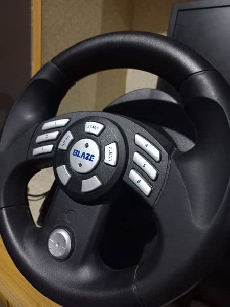 Gaming Steering Wheel 1