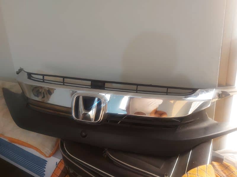 honda civic x front orignal grill with camera 2020 model 1
