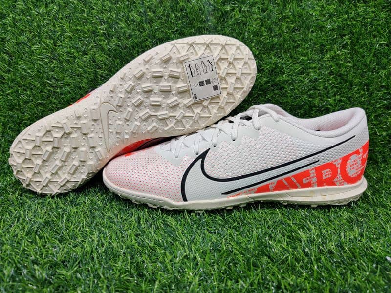 Football Shoes | Football Grippers | Soccer 3