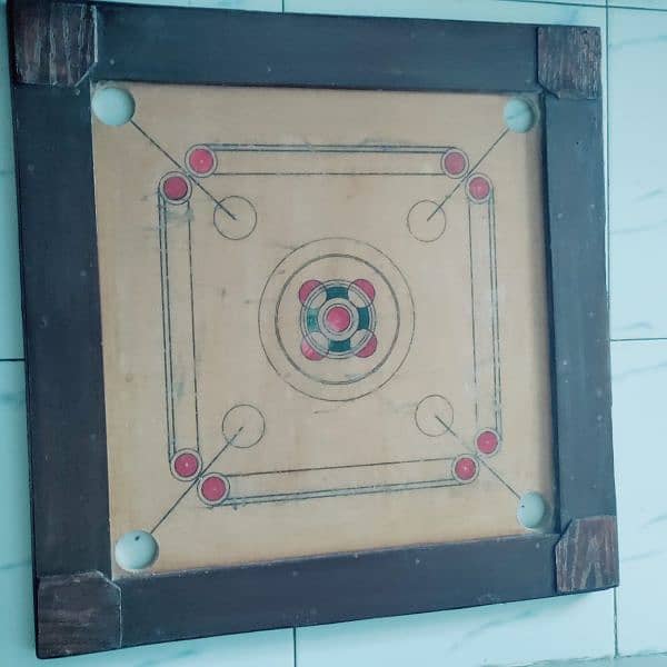 Carrom broad 27 inches fully pollished with all accessories 1