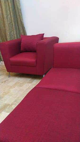 mehroon sofa 5 seater 30000