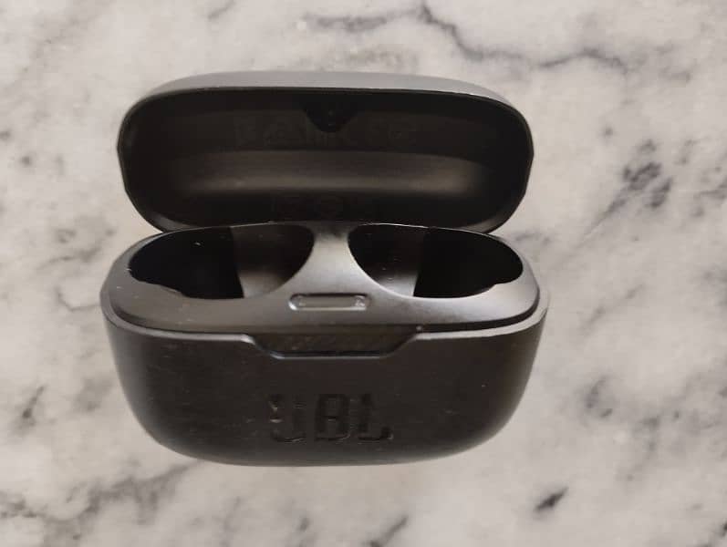 Samsung Galaxy buds pro JBL charging case only 3