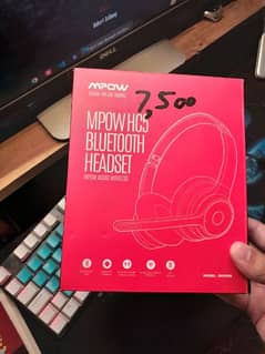 mpow hc5 bluetooth headphones . condition 8/10.