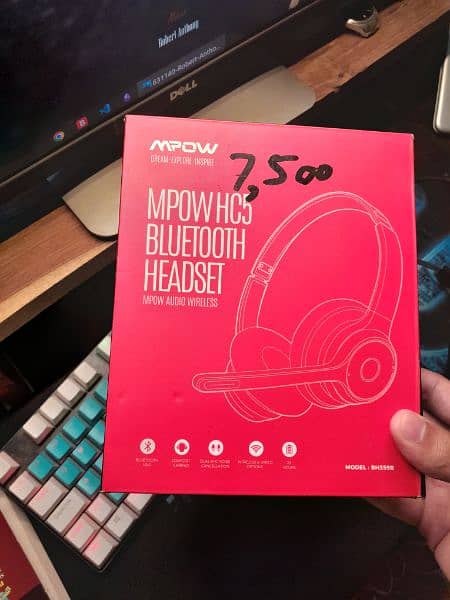 mpow hc5 bluetooth headphones . condition 8/10. 0