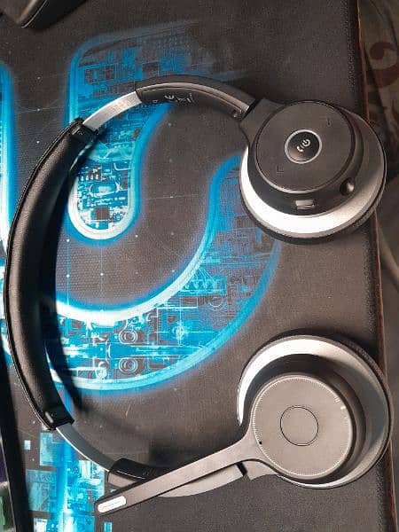 mpow hc5 bluetooth headphones . condition 8/10. 3