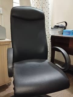 Executive Chair all features 10\10 moltyfoam
