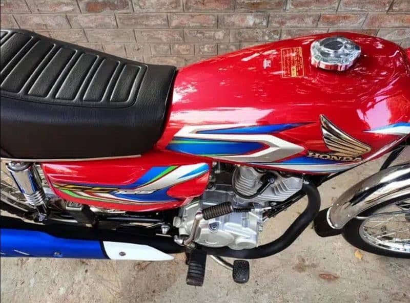 Honda 125 Model 2022 Only 4500 KM + Use 100% Totel Original  Pack Bike 4