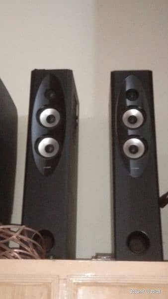 F & D woofer and speakers 0
