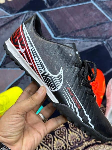 Nike Air Zoom Football Shoes
| Gripper 5