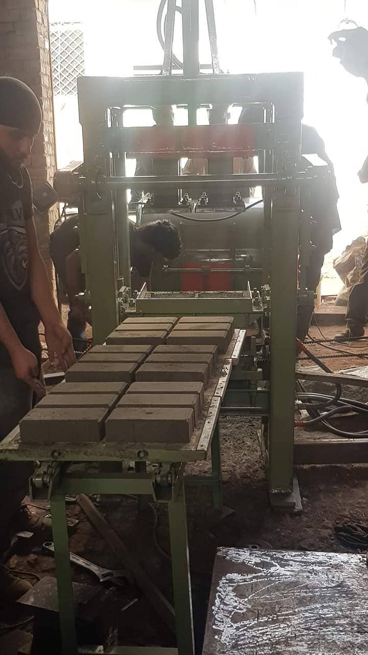 Light weight Concrete Blocks making machine manual hydraulic press 4