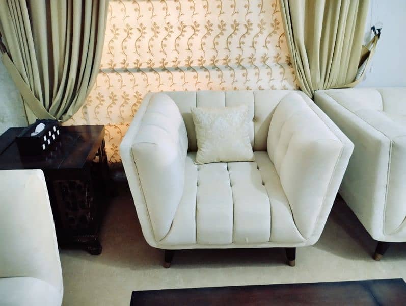 Elegant and comfortable sofa set 7