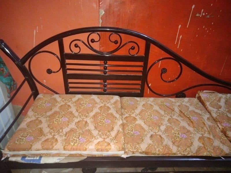 8 Seater Iron Sofa Set in Good Condition for Sell 3