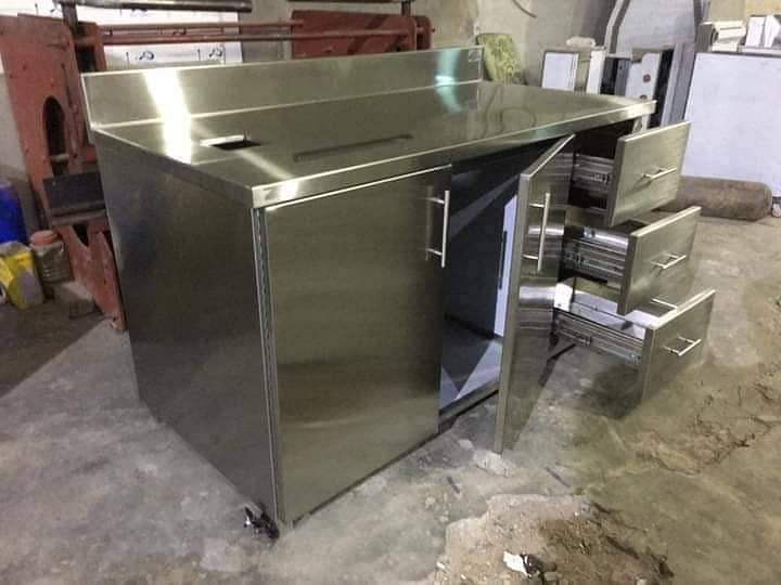 Breading table, kitchen Equipments, Working table, hot plate, Fryer 8