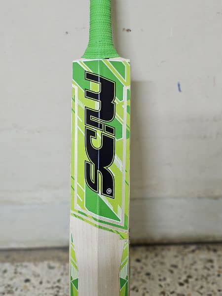 Mids Blaze English Willow Bat for Urgent Sale 4