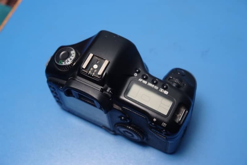 Canon 5d classic (mark 1) Dslr + canon 50mm f1.8 2