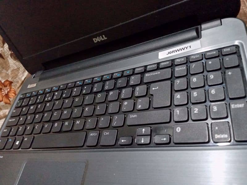 Dell i3 4th generation 7