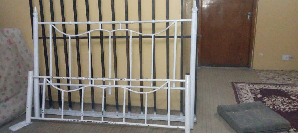 Iron bed king size 4