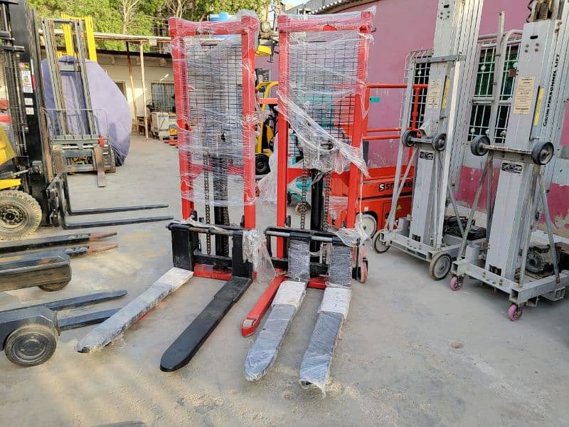 2 Ton Manual Stacker Lifters Available For Sale Delivery All Pakistan 2