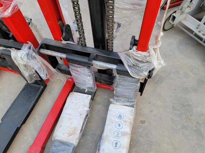 2 Ton Manual Stacker Lifters Available For Sale Delivery All Pakistan 5