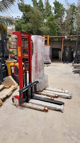 2 Ton Manual Stacker Lifters Available For Sale Delivery All Pakistan 6