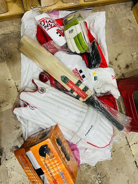 BRAND NEW ONE PLAYER CRICKET KIT 1