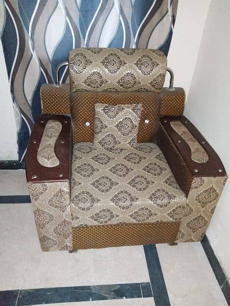 sofa and table set complete for sale no repair no damage 0