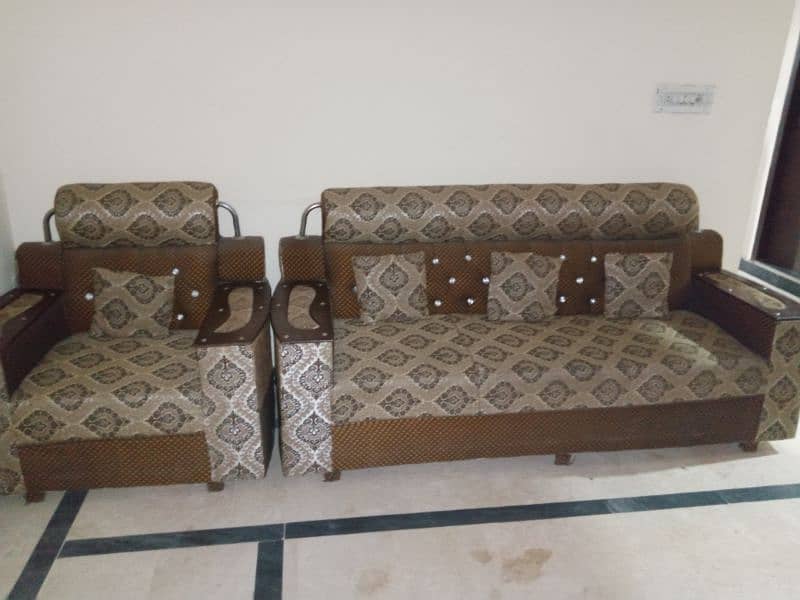 sofa and table set complete for sale no repair no damage 1