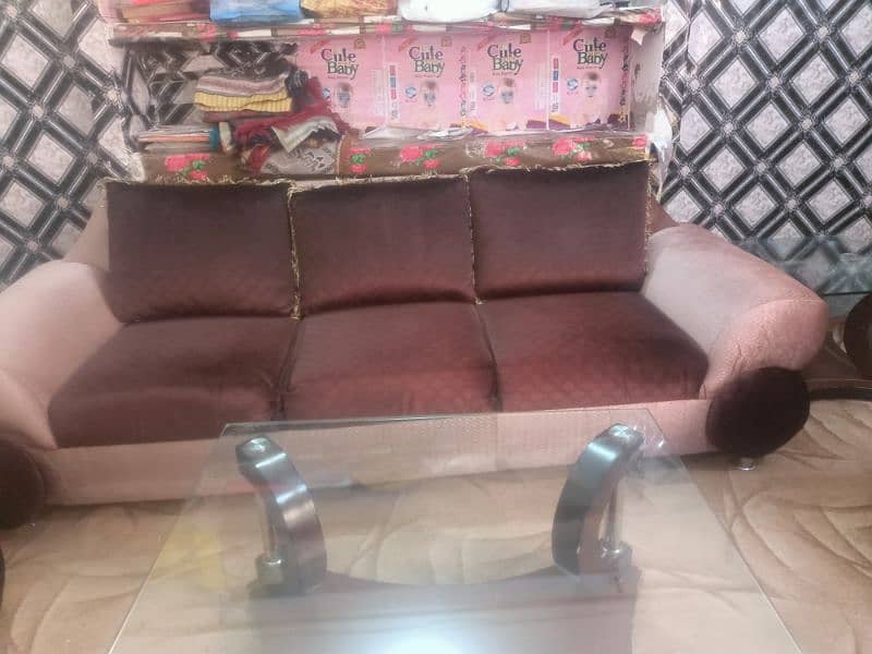 5 seater sofa set new condition . imported velwat cloth poahesh 2