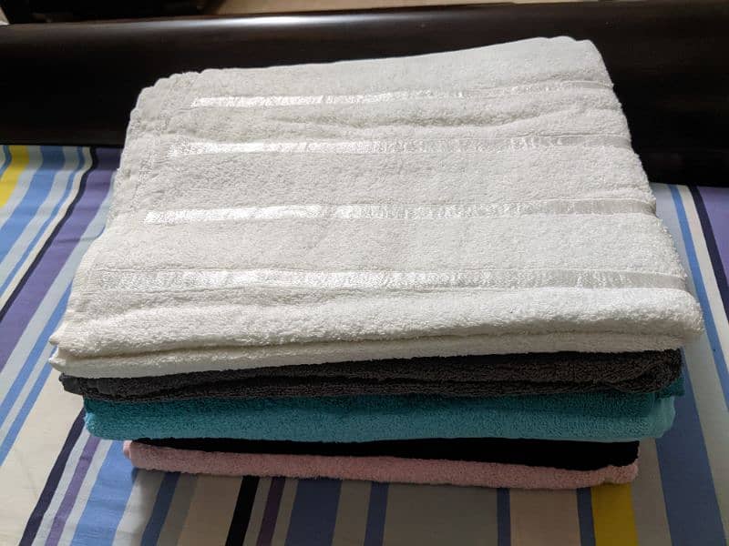 Export Leftover 100% Soft Cotton Towels sets at wholesale rate. 1