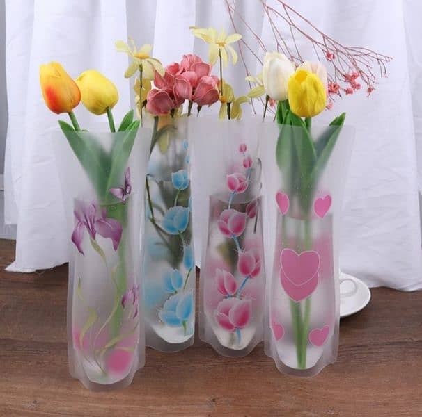 Foldable Plastic Flowers Vase 1