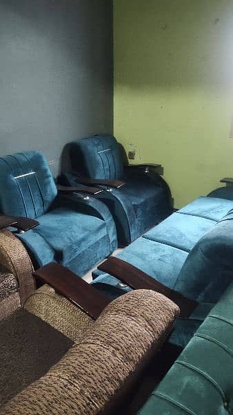 sofa set available in reasonable price. 4