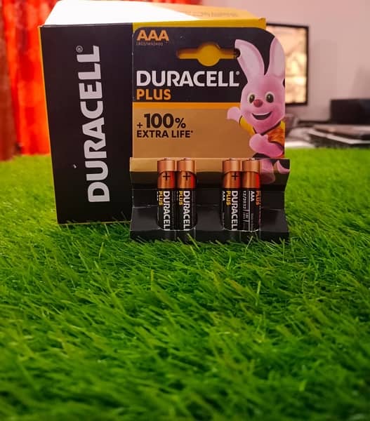 Dura Energizer Cell Batteries AA AAA 9v Quantity Available 4