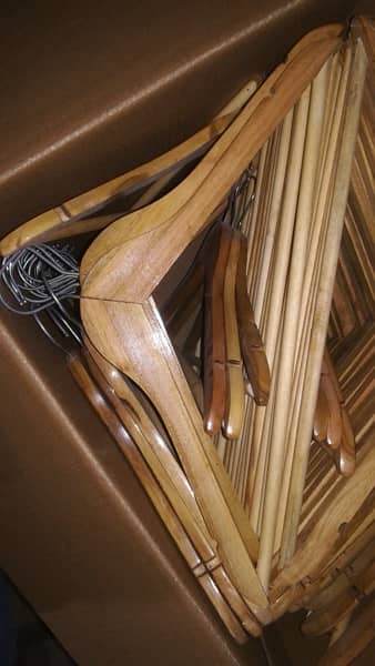wooden hangers |Top quality |New|pro | boutique 1
